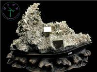 黃鐵礦+水晶（日本律雙晶），43x34x22cm-湖北大冶