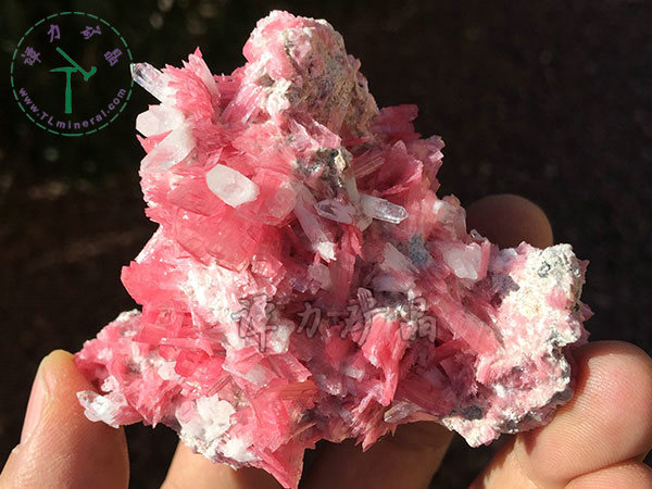 薔薇輝石，秘魯