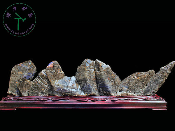 幻影九連晶一條龍，產(chǎn)地：四川省木里縣，113x11x30cm