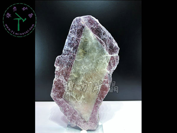 鋰云母附生白云母，巴西