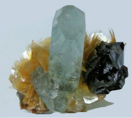 長沙市譚力礦產品有限公司,長沙礦產品銷售,工藝品銷售,鉆石飾品批發(fā)