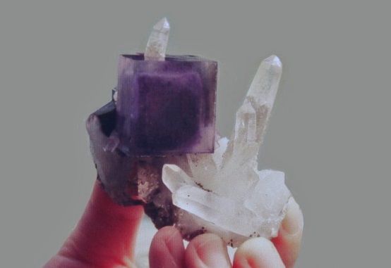 長沙市譚力礦產品有限公司,長沙礦產品銷售,工藝品銷售,鉆石飾品批發(fā)