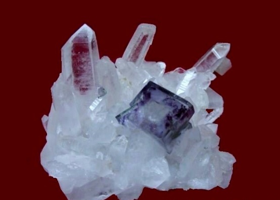 長沙市譚力礦產品有限公司,長沙礦產品銷售,工藝品銷售,鉆石飾品批發(fā)